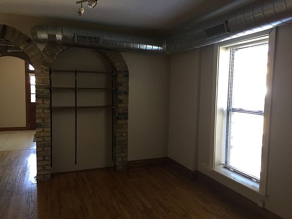 5th image of 3048 N Ashland Ave APT 3R