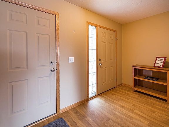3rd image of 26541 Pond Ct