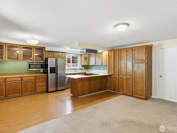 5th image of 11619 NE 8th Street