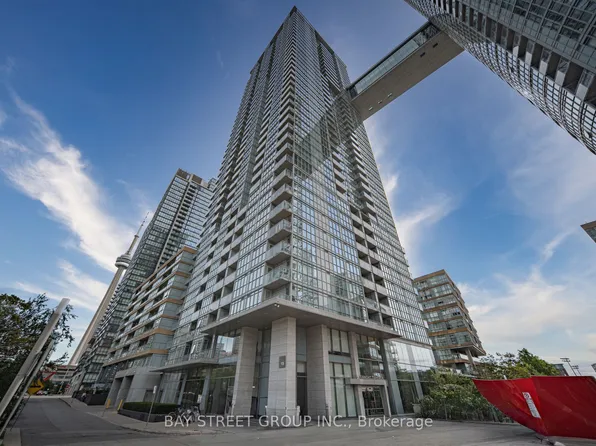 15 Iceboat Ter, Toronto, ON