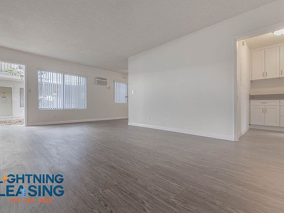 4th image of 8125 Langdon Ave #6D