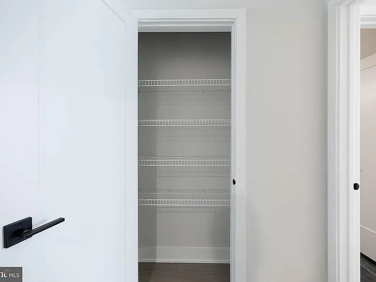 305 Manion Aly — Photo 11