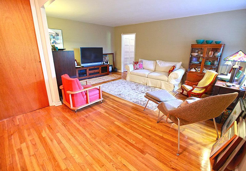 2nd image of 145 72nd St APT C14