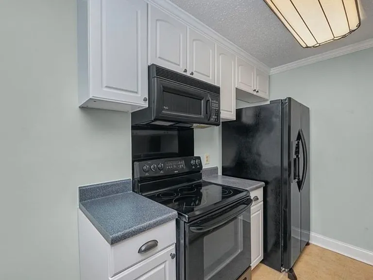4240 Thalia Station Cir #103 — Photo 8