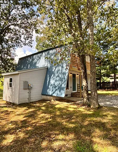33 Chalet Dr — Photo 3