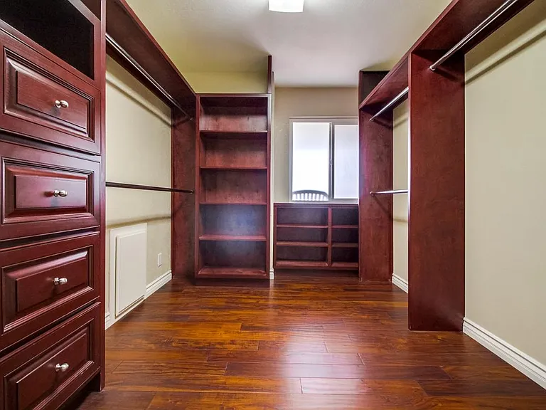 walk in closet