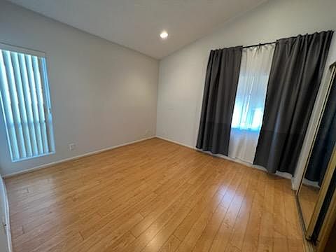 3rd image of 134 N Everett St APT 4