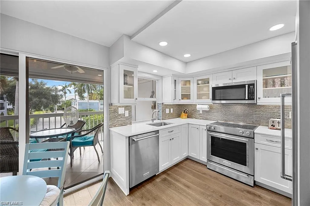 2 bed, 2.5 bath, 1200 sqft, $15,000 — Photo 4
