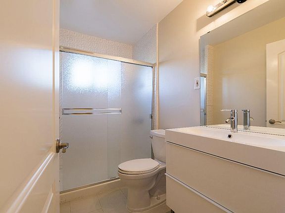 4th image of 477 E Olive Ave