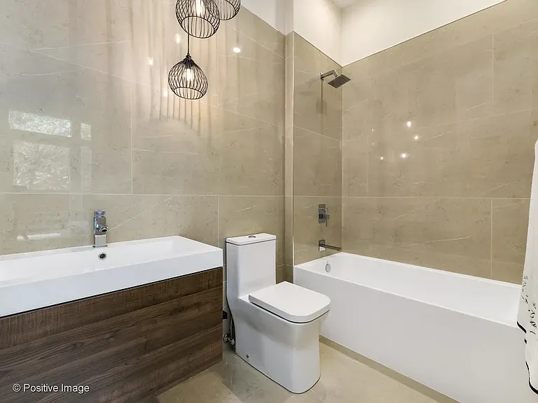 2345 W Morse Ave — Photo 19