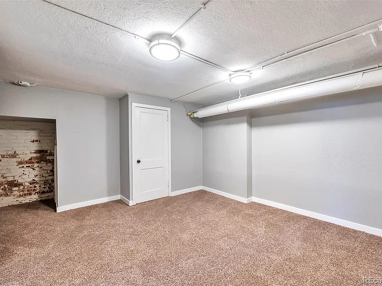 2607 E 14th Ave — Photo 9