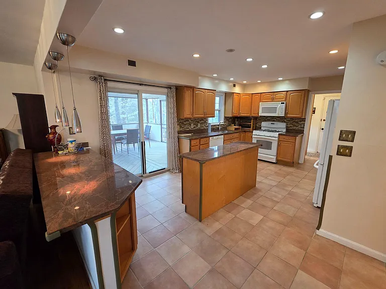 8120 Paisley Pl — Photo 11