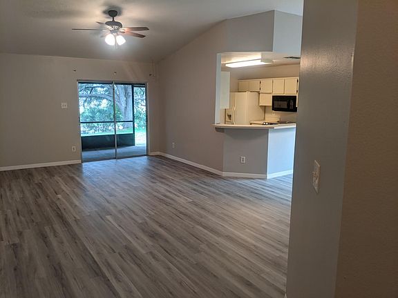 2nd image of 11917 Cedarfield Dr