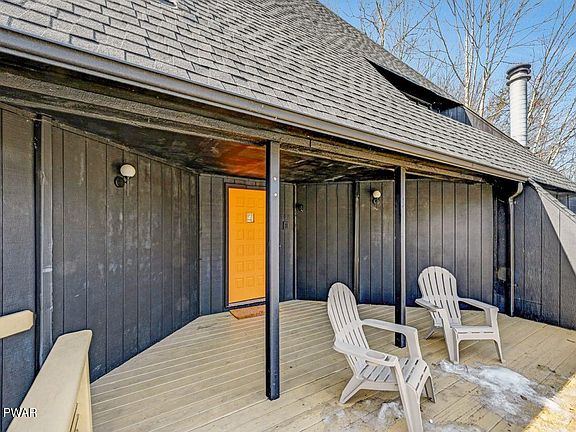 5th image of 548 Parkwood Dr