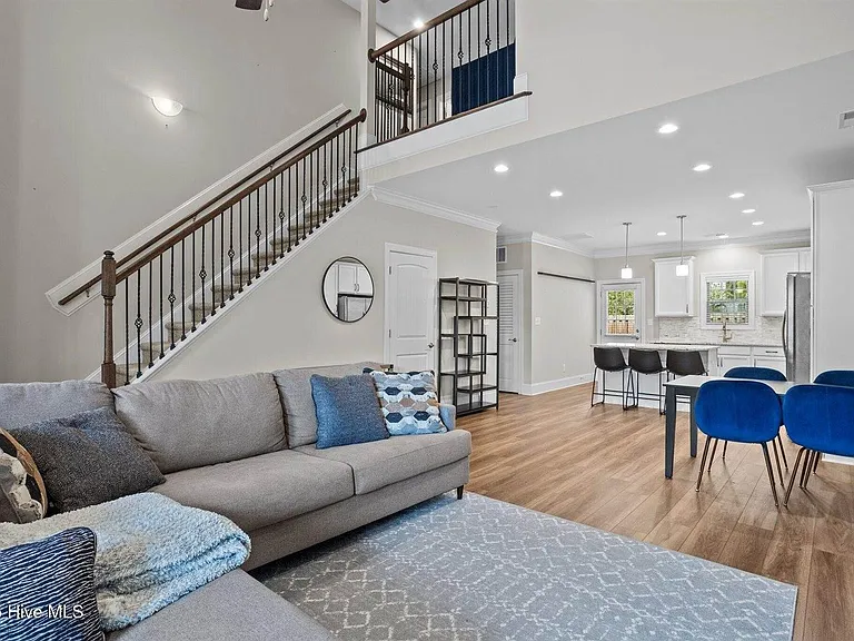 127 Lark Dr — Photo 22