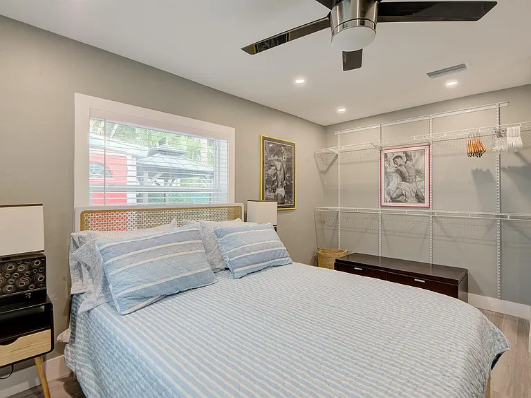 1425 NE 26th Dr #1-2 — Photo 13