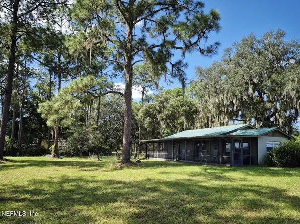 145 Silver Pond Rd, Crescent City, FL 32112