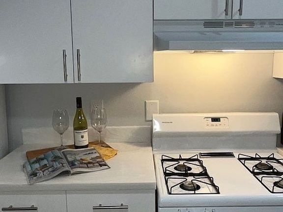 5th image of 305 Brookside Dr Unit 305.5