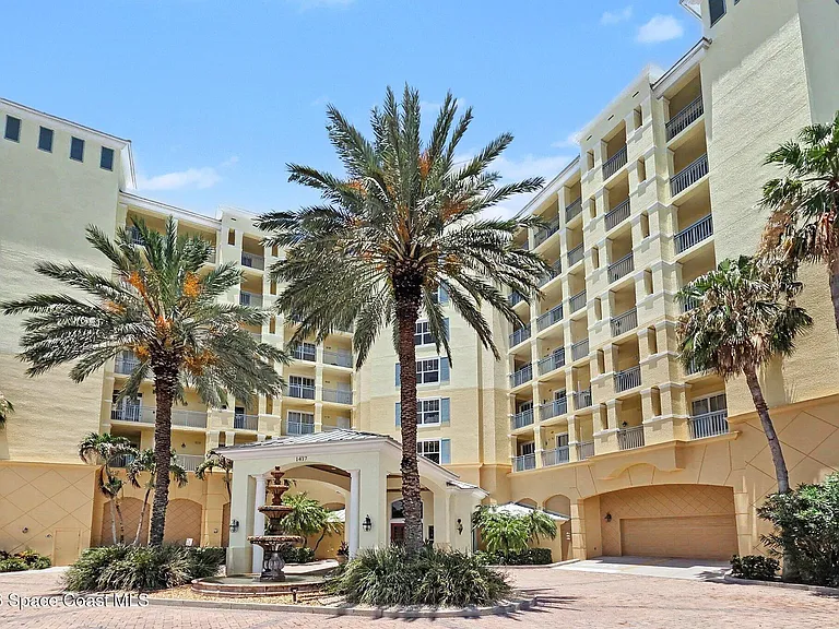 1437 Pineapple Ave #501 — Photo 2