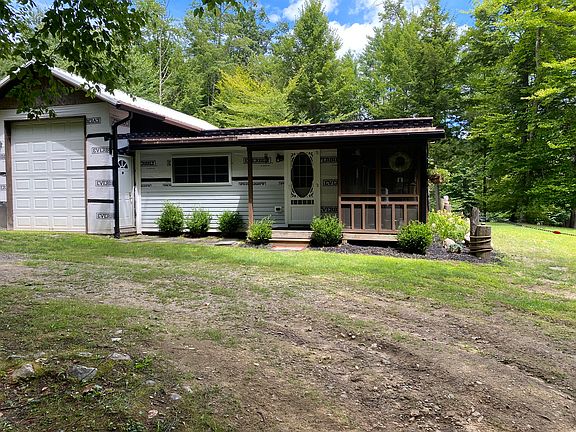 Cabin front /entry/parking