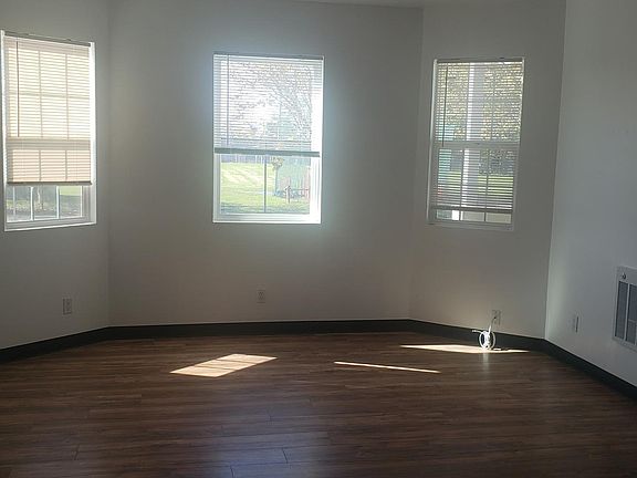 5th image of 440 E 10th St #1