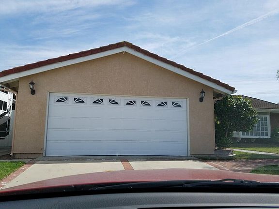 2nd image of 6132 Killarney Ave