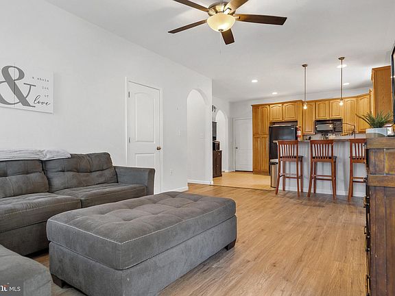 5th image of 925 Navajo Ave