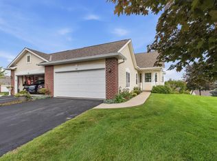 994 Niagara Ct, Port Washington, WI 53074