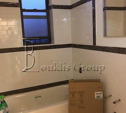 4th image of 3123 47th St APT 3H