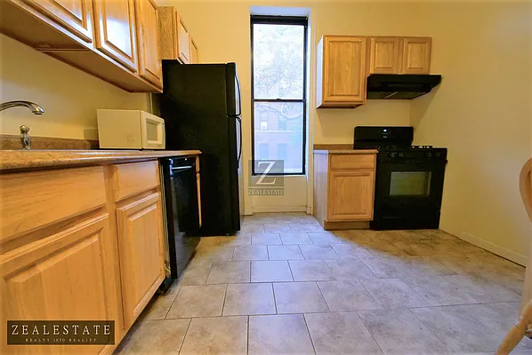 Rented by ZealEstate Group Inc | media 2