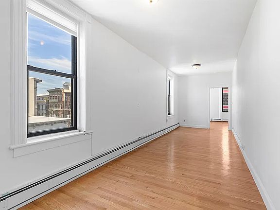 5th image of 422 Madison St Unit 4R-7