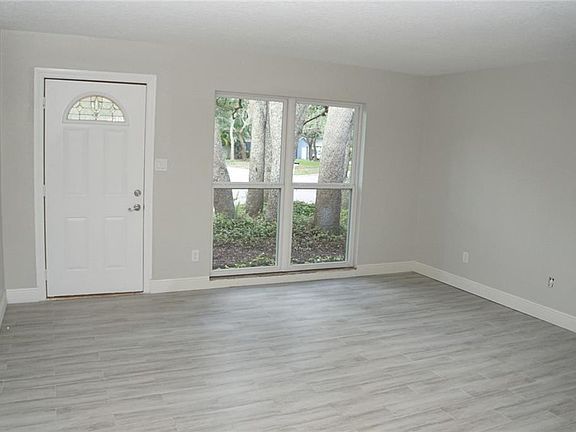 5th image of 10102 Lichen Ct
