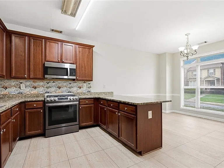 6199 Thorncrest Dr — Photo 6