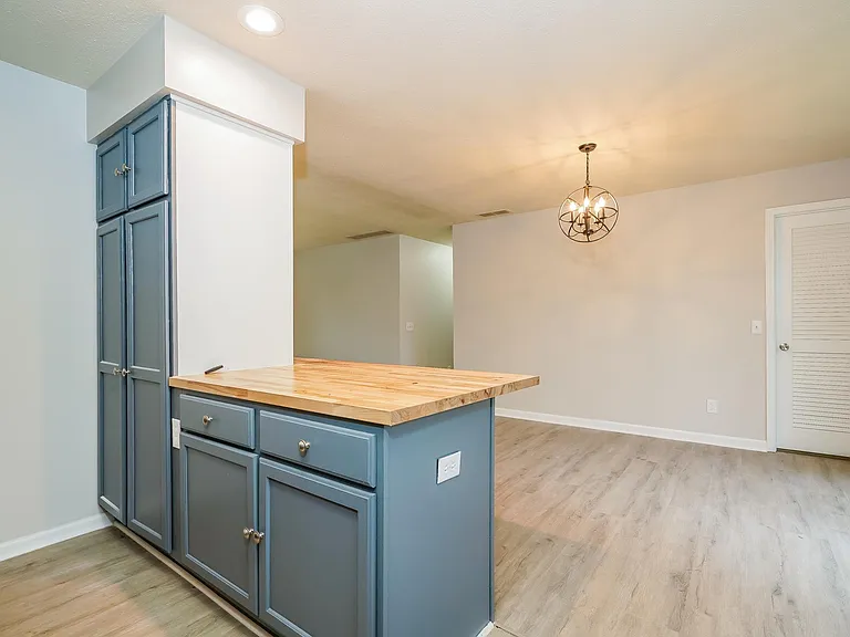 5342 Villa Ct — Photo 6