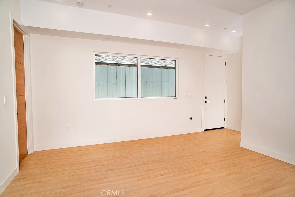 2 bed, 600 sqft, $2,900 — Photo 3