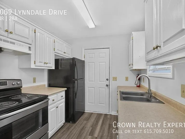 1009 Lynndale Dr — Photo 18
