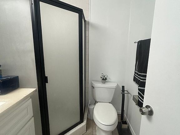 5th image of 1258 Persimmon Ave APT A