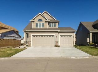 14029 Ridgemont Dr, Urbandale, IA 50323