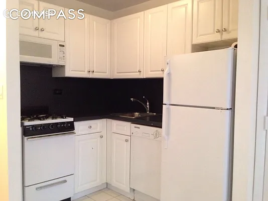 Rented by Compass | media 9