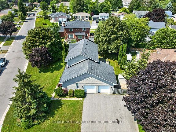 4th image of 470 Kingsdale Ave