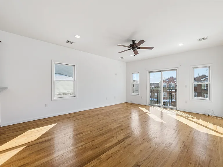 56 Laidlaw Ave #2 — Photo 3