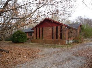 1921 Basham Ln, Clarksville, TN 37043