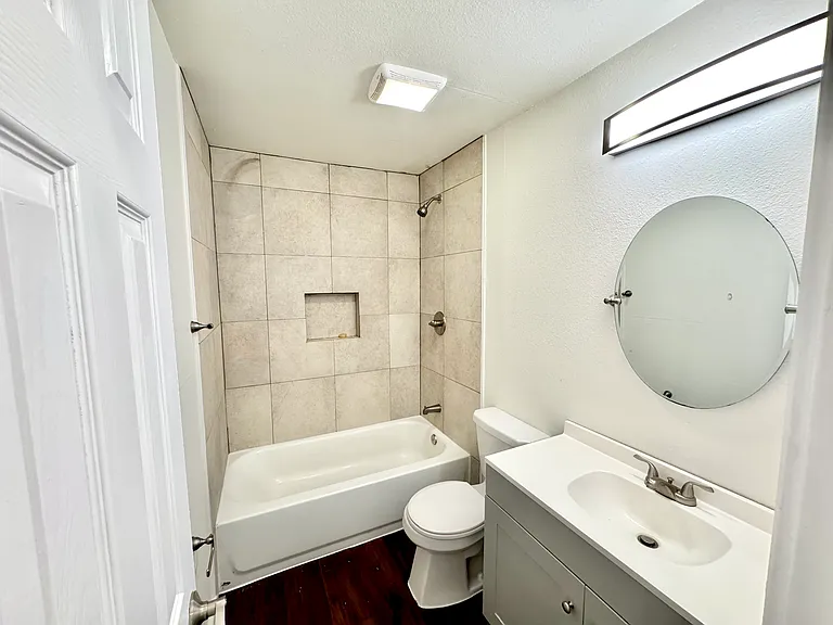 4562 Mexicana Rd — Photo 6