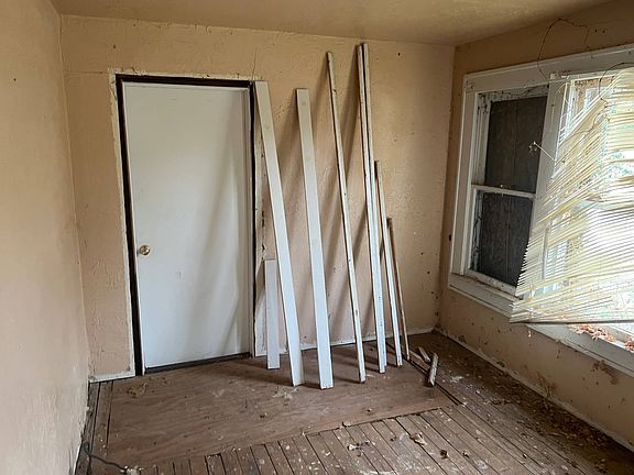 3rd image of 501 E Vilas Ave