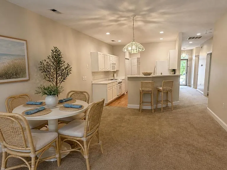 7759 Marymount Dr — Photo 3