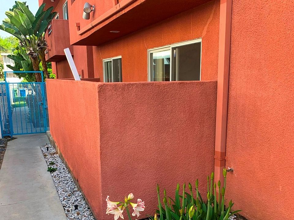 1st image of 12960 Moorpark St #2