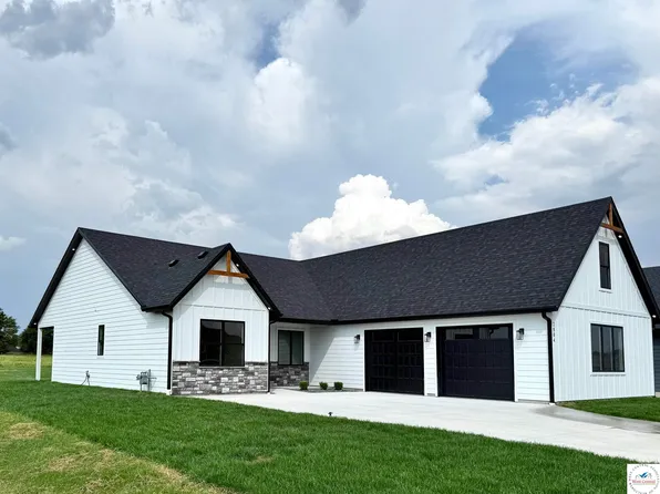 2804 Craftsman Dr, Sedalia, MO 65301