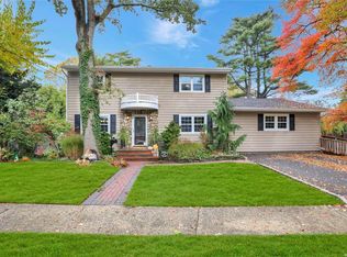 520 Birch Cir, Malverne, NY 11565