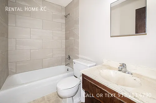 1940 E Lindenwood Cir — Photo 16