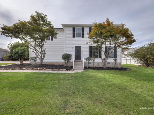 302 Holland Ridge Dr, La Vergne, TN 37086